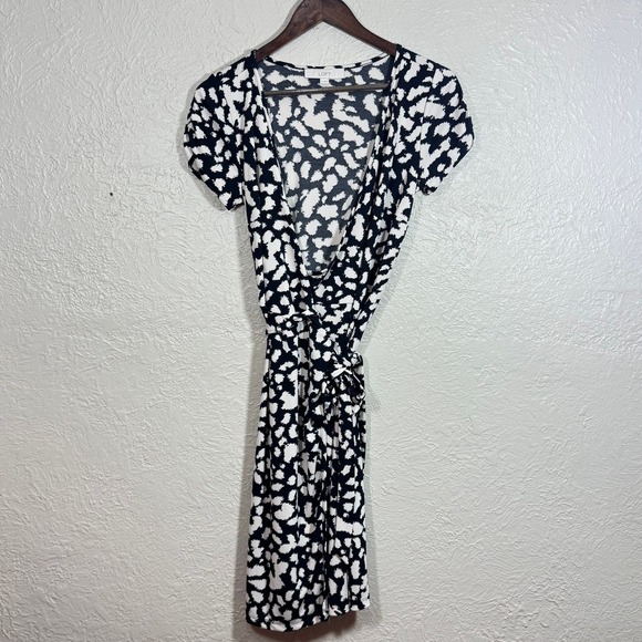 LOFT Wrap Mini Dress Medium Animal Leopard Print Belted Surplice Office Career‎ - Picture 1 of 13